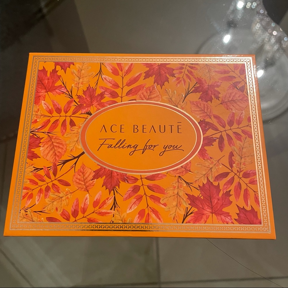 New fall autumn Smokey eyeshadow palette - Picture 2 of 2